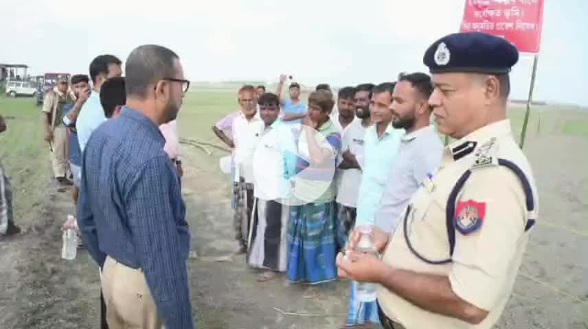 ছিপাঝাৰ: গৰুখুতি কৃষি প্ৰকল্পৰ দাতিকাষৰীয়া চৰ পৰিদৰ্শন কৰে জিলা আয়ুক্ত আৰু আৰক্ষী অধীক্ষকে