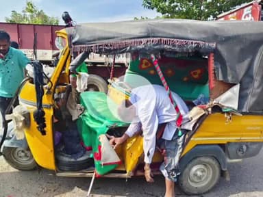 నాగారం: నాగారంలో సూర్యాపేట జనగామ జాతీయ రహదారిపై రోడ్డు ప్రమాదం ఒకరు మృతి