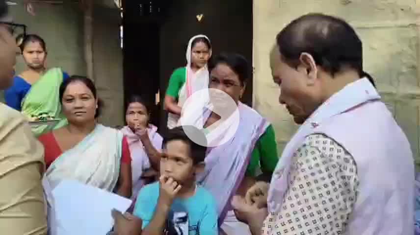 ছিপাঝাৰ: ছিপাঝাৰত প্ৰধান মন্ত্ৰীৰ আবাস গৃহৰ শুভাৰম্ভনী অনুস্থান,উপস্থিত বিধায়ক পৰমানন্দ ৰাজবংশী