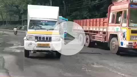 செங்கோட்டை: இரு மாநில எல்லையில் மோசமான சாலிகளால் வாகன ஓட்டிகள் அவதி