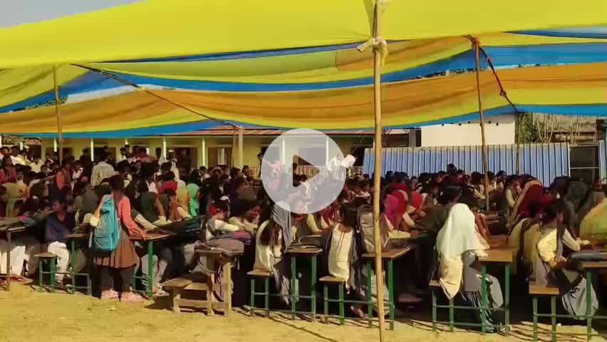 মানকাচৰ: হাটশিঙিমাৰীৰ হাজিৰহাটত ড্ৰাগছ, বাল্য বিবাহ,চাইবাৰ অপৰাধ,শিশু শ্ৰমিক আৰু যানবাহন আইনৰ ওপৰত সজাগতা সভ