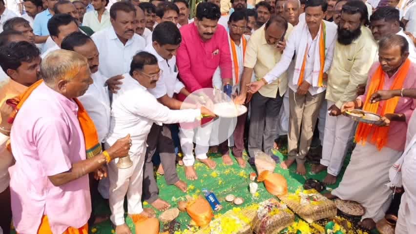 ಕನಕಗಿರಿ: ಪಟ್ಟಣದಲ್ಲಿನ ಸಚಿವ ಶಿವರಾಜ ಎಸ್. ತಂಗಡಗಿಯಿಂದ ಐತಿಹಾಸಿಕ ಲಕ್ಷ್ಮೀದೇವಿ ಕೆರೆಗೆ ಬಾಗಿನ ಅರ್ಪಣೆ