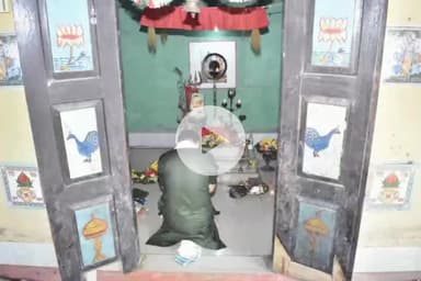মঙলদৈ ভাগ: কেওটপাৰা শিব মন্দিৰত কাতিমহীয়া বন্তি নিৰ্বাপন অনুষ্ঠানত উপস্থিত প্ৰাক্তন বিধায়ক গুৰুজ্যেতি দাস