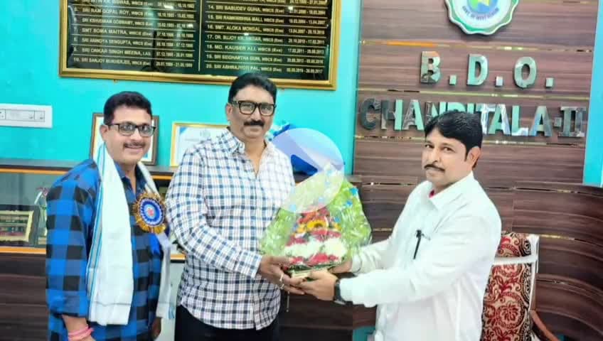চণ্ডীতলা ২: চণ্ডীতলা ব্লক–II-এ নতুন বিডিওকে সৌজন্য সাক্ষাৎ, গুরুত্বপূর্ণ বিষয় নিয়ে আলোচনা