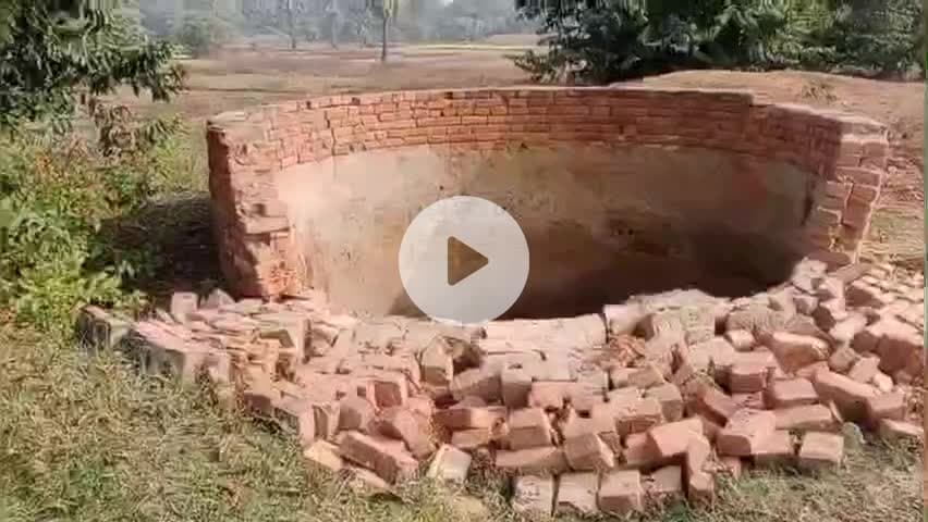 पाकुड़: मनरेगा कूप निर्माण में खुली घोटाले की पोल, दीवारें आधे में ध्वस्त, जिम्मेदारों पर सवाल। #narega #pakur #भरस्टाचार