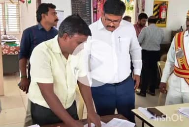 நன்னிலம்: வட்டாட்சியர் அலுவலகத்தில் வாக்காளர் சிறப்பு தீவிர திருத்தம் தொடர்பான பணிகளை ஆட்சியராய்வு