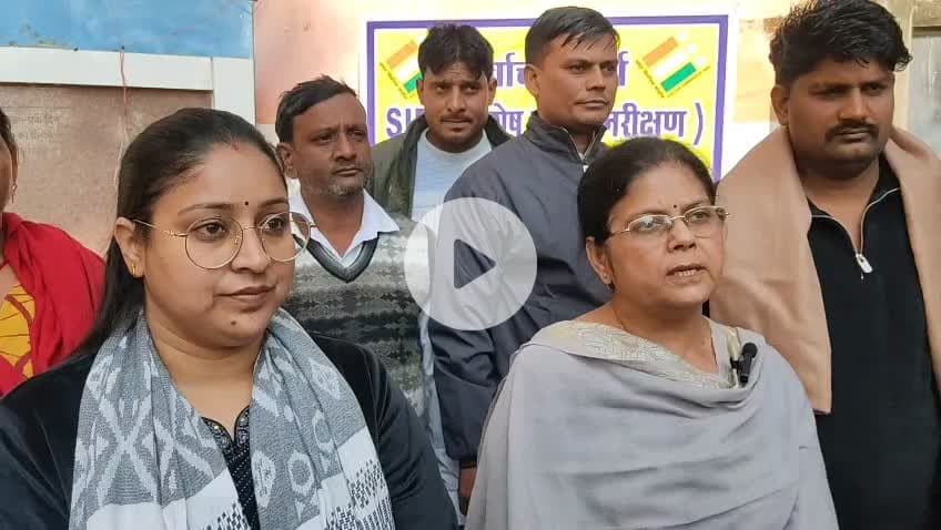नौगावां सादात: नौगावां सादात उपजिला अधिकारी सुनीता सिंह ने बीएलओ को किया सम्मानित