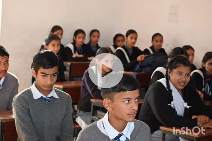 बल्दवाड़ा: एसडीएम ने त्रिफलाघाट का किया दौरा, विद्यालय की सुविधाओं का लिया जायजा