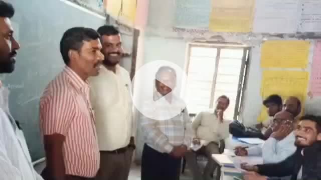 కథలాపూర్: గ్రామపంచాయతీ ఎన్నికల పిఓ లకు నిర్వహించిన శిక్షణ కార్యక్రమంలో పాల్గొన్న స్థానిక సంస్థల అదనపు కలెక్టర్ బి. రాజగౌడ్