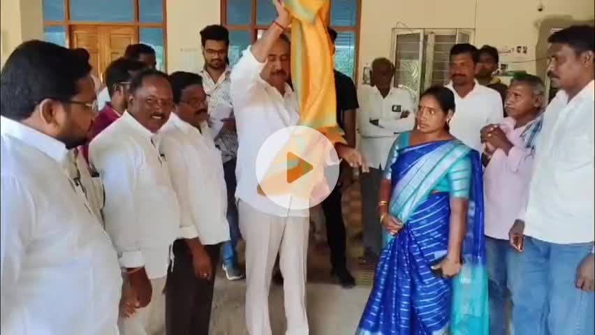 సారంగాపూర్: "ఏకగ్రీవం అయిన గ్రామాలకు 10 లక్షలు నిధులు మంజూరు చేస్తా" గ్రామాల్లో ప్రజలు కలిసి ఉంటేనే అభివ్రుద్ది సాధ్యం-MLA సంజయ్