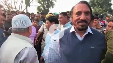 করণদিঘি: ১২ নং জাতীয় সড়ক অবরোধ: বেহাল দশায় চরম দুর্ভোগ, রাস্তায় আটকে মন্ত্রী গোলাম রাব্বানী