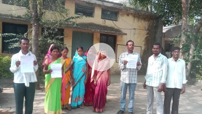 सौसर में मनरेगा अधिकारियों ने कागज में बना दिया  खेत तालाब निकाल ली  राशि  सरपंच और जनपद के अधिकारियों ने भ्रटाचार