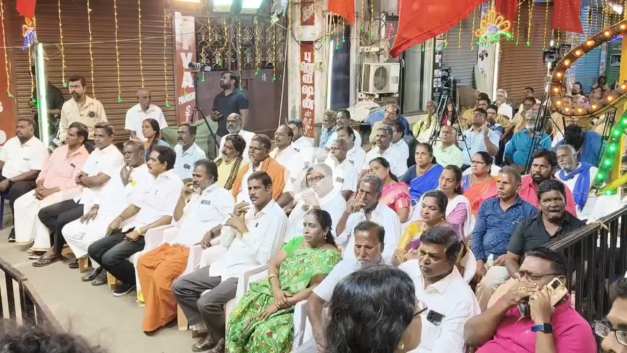 தண்டையார்பேட்டை: கொருக்குப்பேட்டை மணப்பெண் தெருவில் உதயநிதி ஸ்டாலின் பிறந்த நாளை முன்னிட்டு பொதுக்கூட்டம் நலத்திட்டம் வழங்கும் நிகழ்ச்சி நடைபெற்றது