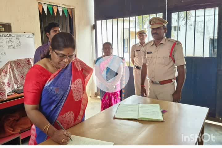 చీపురుపల్లి: చీపురుపల్లి సబ్ జైలు ఆకస్మికంగా తనిఖీ చేసిన : జిల్లా ప్రధాన న్యాయమూర్తి ఎం.బబిత