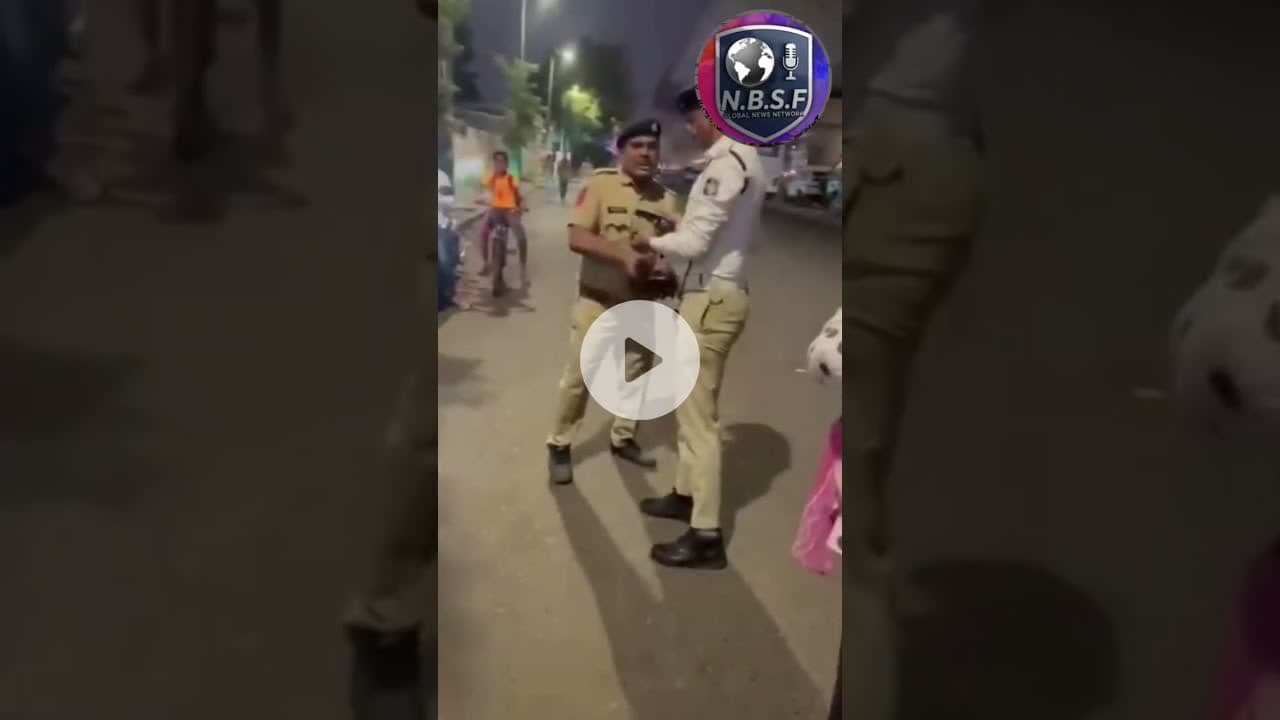 अहमदाबाद महिला को थप्पड़ मारने पर पुलिसकर्मी सस्पेंड,वायरल वीडियो से मचा बवाल#AhmedabadPolice #Viral