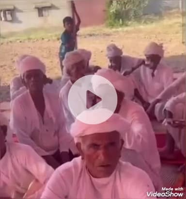 चितलवाना: जालौर में पंचों ने महिलाओं के स्मार्टफोन चलाने पर लगाई रोक का मनमाना फैसला वापस लिया