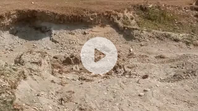 খড়িবাড়ি: খড়িবাড়িতে নদী থেকে বালি-পাথর চুরি, অভিযান চালিয়ে একটি ট্রাক্টর আটক করলো পুলিশ