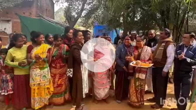 হীরবাঁধ: পথশ্রী-রাস্তাশ্রী প্রকল্পে হিড়বাঁধে তিনটি নতুন রাস্তার কাজের সূচনা