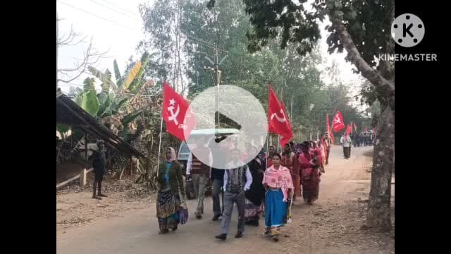 পাত্রসায়র: দীর্ঘ ১৫ বছর পর পাত্রসায়ের থানার বীরসিংহ পঞ্চায়েতের অধীন বীরসিংহ গ্রামে মানুষের দাবি নিয়ে মিছিল সংঘটিত হল