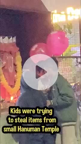 🧒 " Live - On camera 📸" kids were trying to steal items from Hanuman Temple 🛕#crime #city #asia #news
