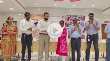இராஜபாளையம்: டிபி மிஸ் சாலையில் அமைந்துள்ள தனியார் திருமண மண்டபத்தில் சங்கரா கண் மருத்துவமனையில் நமது கிராம கண் குறைபாடு இல்லாதகிராமம்தன்னார்வலர்களுக்கு சான்றிதழ்