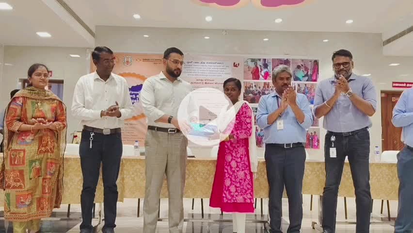 இராஜபாளையம்: டிபி மிஸ் சாலையில் அமைந்துள்ள தனியார் திருமண மண்டபத்தில் சங்கரா கண் மருத்துவமனையில் நமது கிராம கண் குறைபாடு இல்லாதகிராமம்தன்னார்வலர்களுக்கு சான்றிதழ்