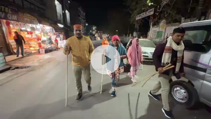 "आज जम्मू कश्मीर में माता वैष्णो देवी के दरबार में परिवार सहित दर्शन किया और आशीर्वाद लिया! 🙏🕉️ माता वैष्णो देवी की कृपा सभी पर बनी रहे! 😇 हर हर महादेव! 🌟 #मातावैष्णोदेवी #जम्मूकश्मीर #दर्शन"