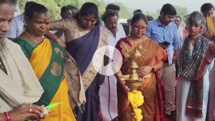 வண்டலூர்: கீரப்பாக்கம் பகுதியில் துப்பாக்கி சூடு பயிற்சி அகடமி அமைப்பதற்கான பணிகளை மாவட்ட ஆட்சியர் குத்து விளக்கு ஏற்று துவங்கி வைத்தார்