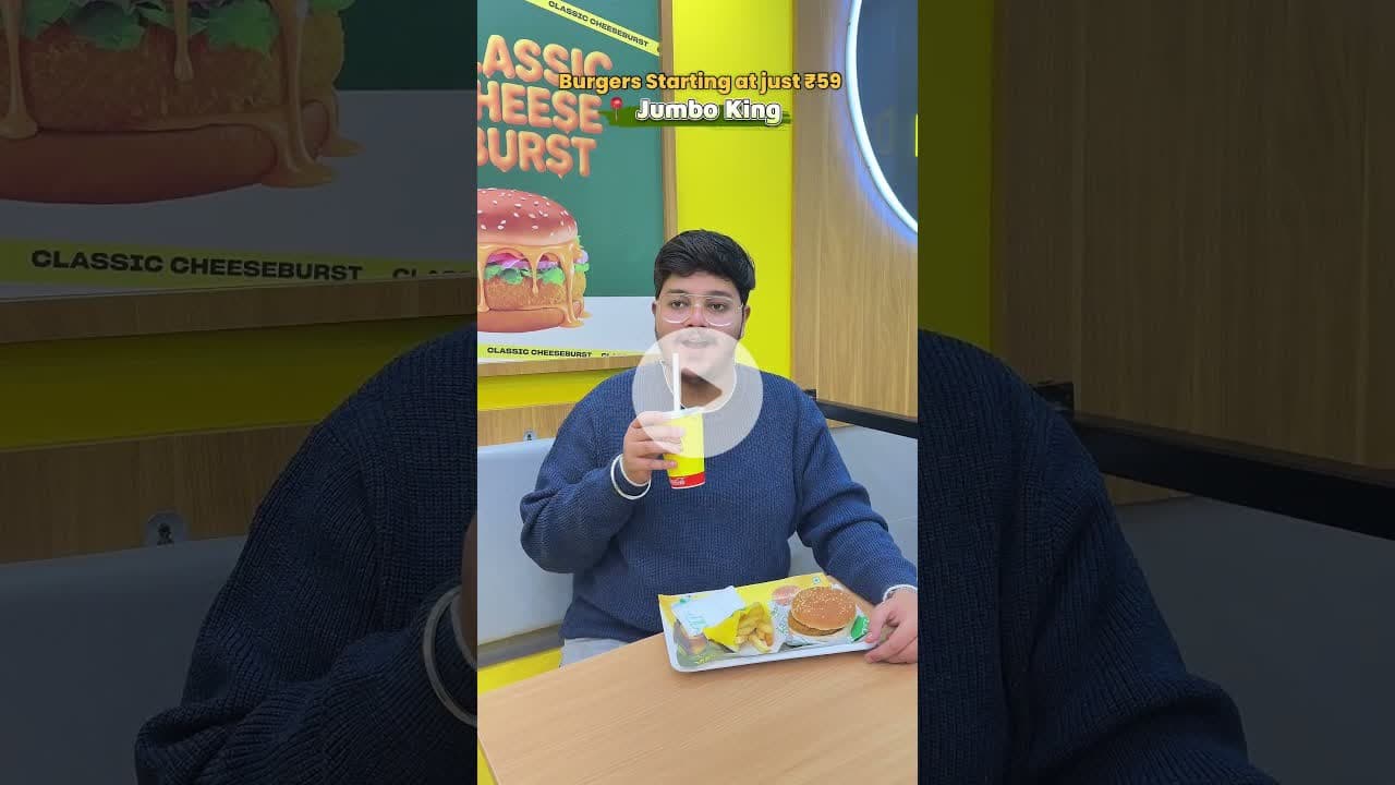 India’s Largest Pure Veg Burger Chain 🍔 Now in Prayagraj🤩 #ytshorts #jumboking #prayagraj #burger