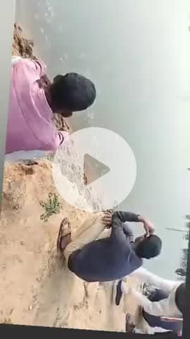 hirrawah गांव मे काचन नदी में बताया जा रहा है कि नदी में एक युवक गिरा अभी तक कोई भी पाता नही चल पा रहा हैं वार्डनंबर 43