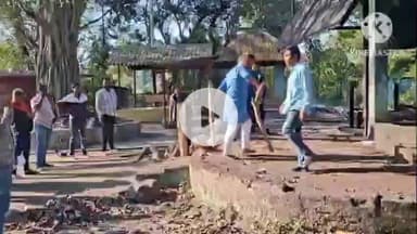 মৰিয়নি: এগৰাকী অচিনাক্ত মহিলাৰ মৃতদেহ মৰিয়নি শ্মশানত সৎকাৰ কৰে বিধায়ক ৰূপজ্যোতি কুৰ্মীয়ে
