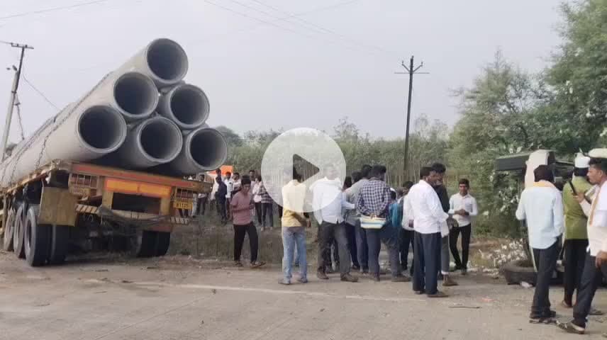 अंजनगाव सुर्जी: अंजनगाव-अकोट महामार्गावर भीषण अपघात; ट्रेलर-टाटा ४०७ मध्ये भीषण धडक;दोघे गंभीर जखमी
