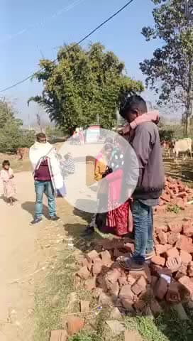 जिमा गांव में सेवानिवृत्त शिक्षक श्री  उतिम दयाल  महतो जी के द्वारा कंबल का वितरण किया गया.#