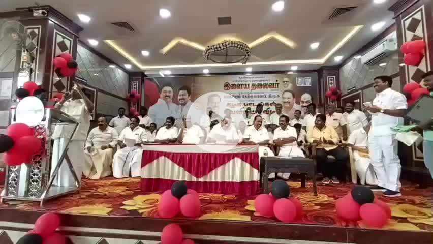 வாலாஜாபாத்: வாலாஜாபாத் பகுதியில் திமுக கட்சியின் புதிய பாடல் வெளியீடு