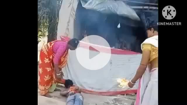 কালনা ২: কুসংস্কারের নামে নারকীয় অত্যাচার, ভূত তারাতে যুবকের হাত-পা বেঁধে আগুনে ঝলসানোর অভিযোগ কালনায়