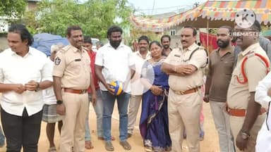 ఉంగుటూరు: భీమడోలు మండలం పోలసనపల్లిలో వాలీబాల్ టోర్నమెంట్ ను ప్రారంభించిన ఏలూరు డి.ఎస్.పి శ్రావణ్ కుమార్