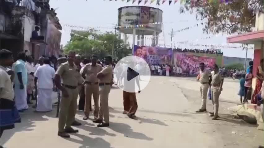 சின்ன சேலம்: நயினார்பாளையத்தில் காணும் பொங்கலை முன்னிட்டு நடைபெற்ற மஞ்சுவிரட்டு போட்டி