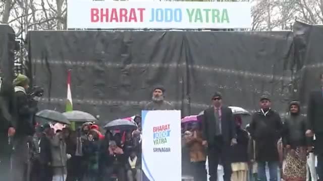 श्रीनगर में #भारत_जोड़ो_यात्रा के समापन समारोह पर बर्फ़बारी के बीच राहुल गाँधी का बयान - 
#RahulGandhi #up #lucknow