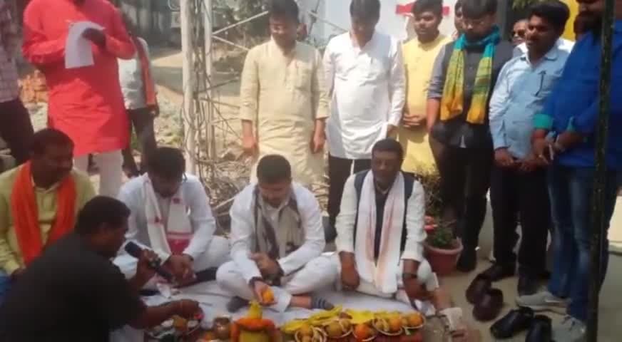 #गौरीबाजार #थाने में #आरक्षी #बैरक तथा #विवेचना #कक्ष के #शिलान्यास में सदर #विधायक शलभ मणि जी के साथ रहा।