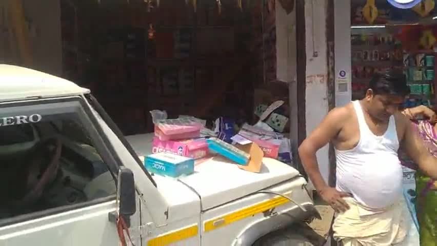 ब्रेकिंग न्यूज़
#रोसड़ा बड़ी दुर्गा स्थान चप्पल दुकान में तेज अनियंत्रित  बोलेरो ने दुकान में घुसा दिया बाल बाल बचे लोग।