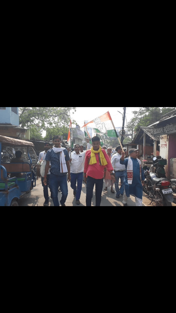 मटिहानी: कर्नाटक विधानसभा चुनाव में प्रचंड जीत की ख़ुशी में आज बेगूसराय #कांग्रेसी कार्यकर्ता खुशी में नाचे