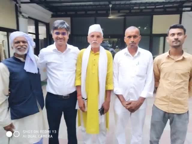 Aam Aadmi Party के संस्थापक सदस्य उमेश्वर सिंह उर्फ मुनि जी #AAPKeChanakya Dr. Sandeep Pathak से मुलाक़ात किए!
जय हिन्द✊