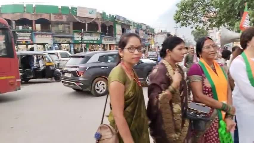 22 तारीख को सुकमा में मासूम के साथ हुई बलात्कार की घटना को दबाने का प्रयास किया गया। दर्द से कराहती हुई बच्ची से कांग्रेस सरकार का कोई जिम्मेदार व्यक्ति मिलने तक नहीं गया। कांग्रेस पार्टी के लोगों की मानवता मर चुकी है। #लड़की_हूँ_लड़_सकती_ह