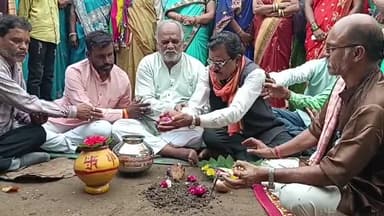 पालाचौरई से शीतला माता मंदिर  से मिट्टी जल संग्रहण किया समरसता यात्रा संत शिरोमणि रविदास मंदिर के