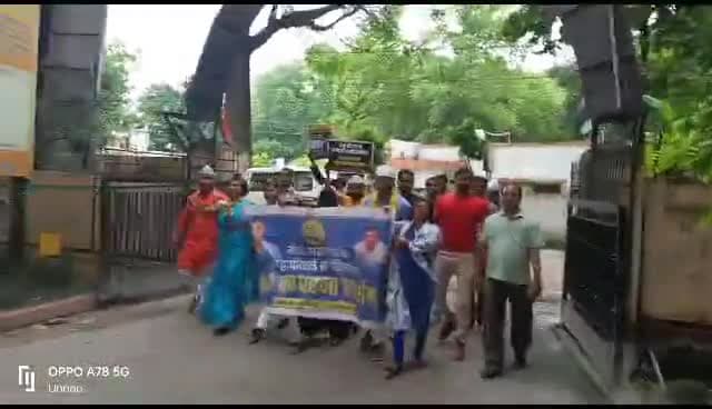 #CAG की रिपोर्ट में उजागर केंद्र सरकार के#घोटालों के विरोध में #आम_आदमी_पार्टी_उन्नाव ने किया धरना प्रदर्शन सौंपा ज्ञापन