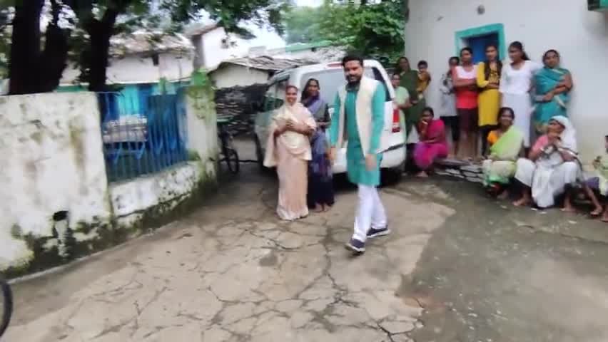 महासमुंद विधानसभा क्षेत्र के ग्राम परसठ्ठी में कृष्णा जन्म उत्सव मटकी फोड़ कार्यक्रम शामिल हुआ 

#आप_मन_के_संगवारी 
#अशवंत_तुषार_साहू #हम_तैयार_है_जितबो_महासमुंद_विधानसभा #विधायक_प