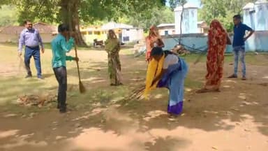 अजयगढ़: ग्राम पंचायत देवगांव में स्वच्छता अभियान के तहत साफ सफाई की गई है
सभी आंगनबाड़ी कार्यकर्ता एवं सहायिका
ग्राम सचिव, #स्वच