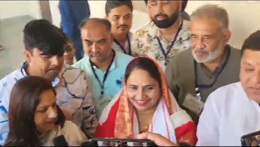 अलीराजपुर: #जोबट विधानसभा क्षेत्र से कांग्रेस की प्रत्याशी श्रीमती सेना  पटेल ने ऐतिहासिक जीत दर्ज#