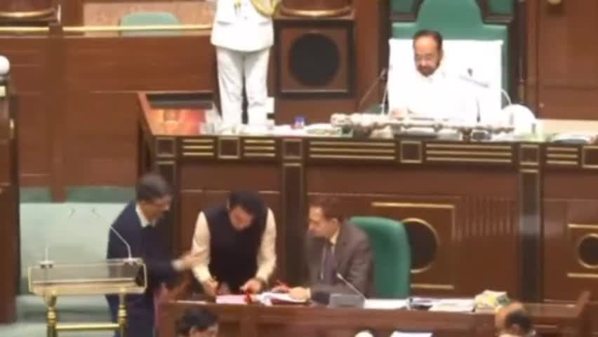 खरगापुर: नवनिर्वाचित विधायिका श्री मति चंदा सुरेंद्र सिंह गौर ने विधानसभा भवन की सपथ ग्रहण #oath_ceremony_MLA's_mp