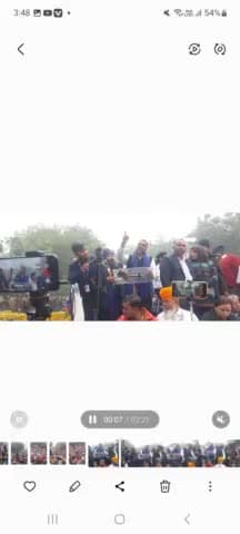 #चुनाव_आयोग_पर_महामोर्चा 
आज ई .वी.एम के खिलाफ दिल्ली मंतर से भीम आर्मी जय भीम राष्ट्रीय अध्यक्ष मनजीत सिंह नौटियाल ।
आज ई.वी.एम के खिलाफ दिल्ली जंतर मंतर पर जो जन सैलाब उमड़ा पुरा देश लोकतन्त्र को बचाने के लिए तैयार हो चूका है आज संकल्प ले